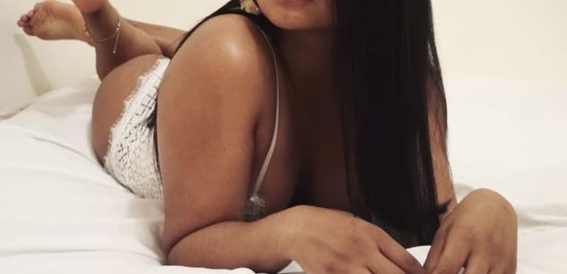 Model - Tharaa sweet