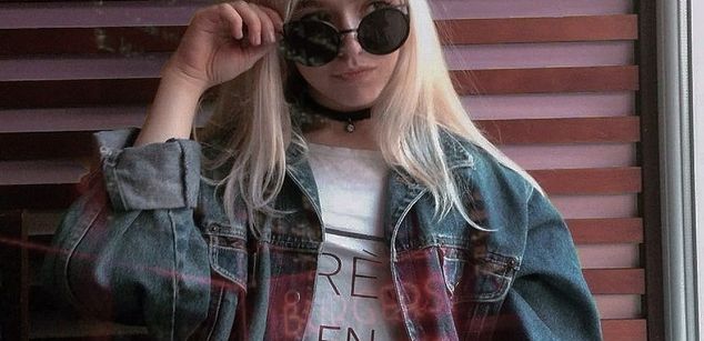 Model - Julia dancing