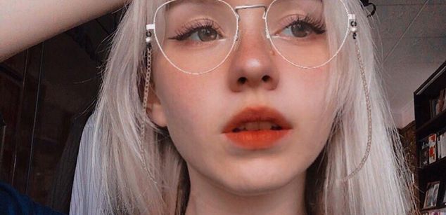 Model - Julia dancing