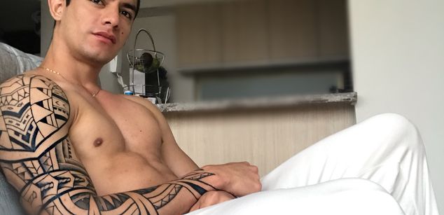 Model - Angel Stonne muscular