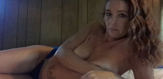 Model - Taylor Lavigne squirting