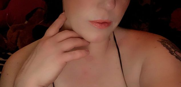 Model - RubyRedd greeneyes