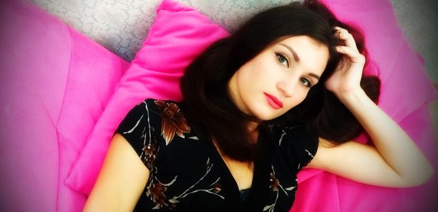 Model - Bella_Wow oral