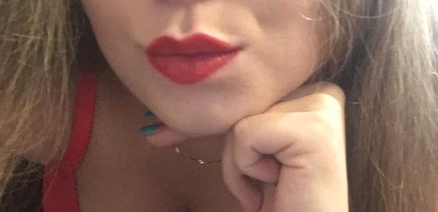 Model - NaturalBeauty stockings