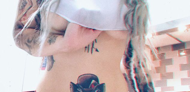 Model - Vanp Suicide bdsm