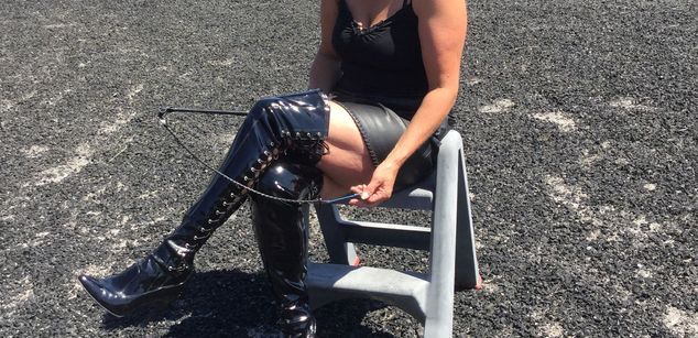 Model - Mistress Black bondage