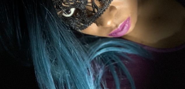 Model - Kendall Wintor Ebony