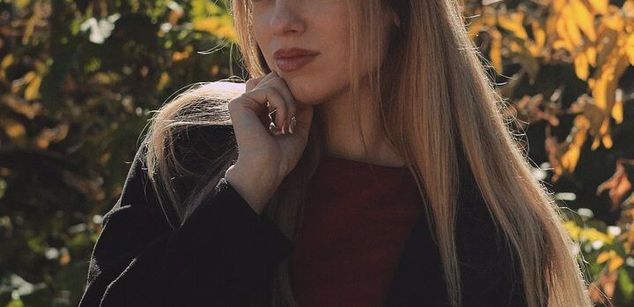 Model - Lina Nelson slim