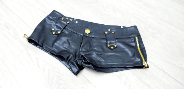 Model - HairyLady bondage