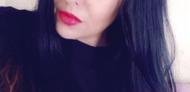 Model - Sonya-Dark feet