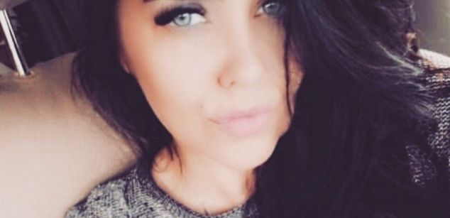 Model - Sonya-Dark feet