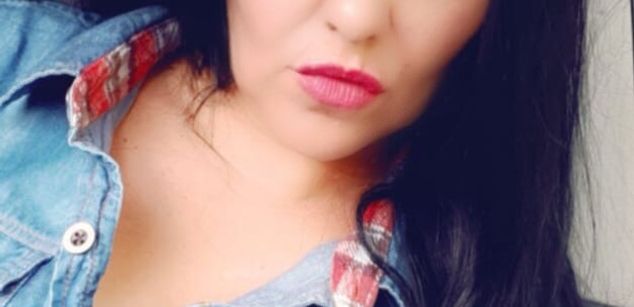 Model - Sonya-Dark feet