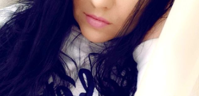 Model - Sonya-Dark feet