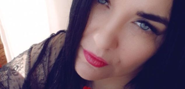 Model - Sonya-Dark feet