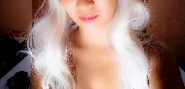 Model - Olivia Snow cei