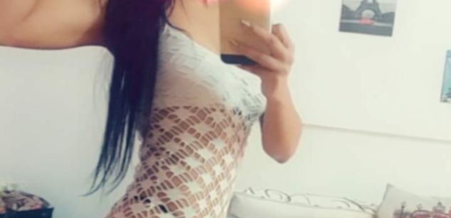 Model - Mine Mullet sexy