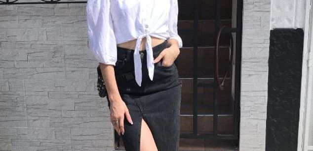 Model - Victoria Roberts masturbation