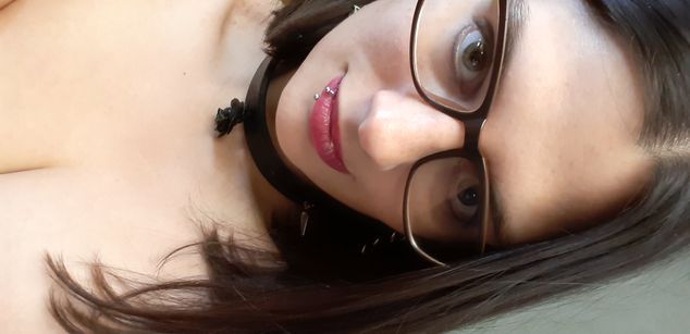 Model - jucythighs joi