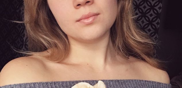 Model - StellaTop candid