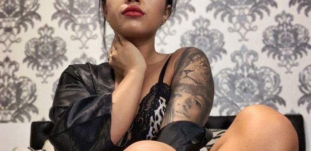 Model - GoddessKissa slave