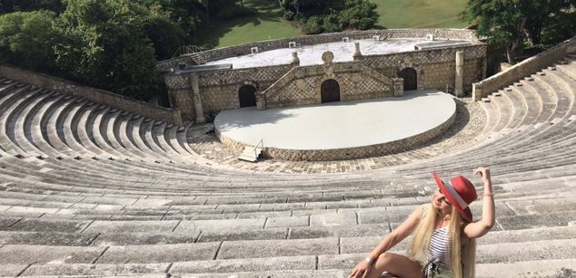 Model - AppleBrandy heels