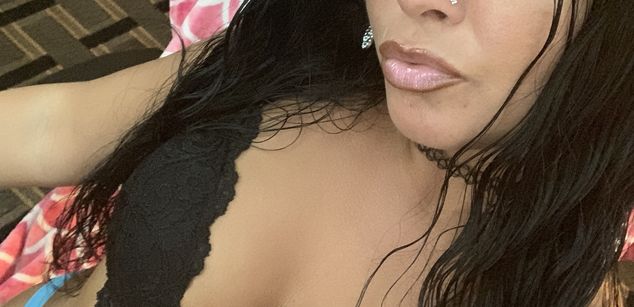 Model - Krystal petite treat sweet