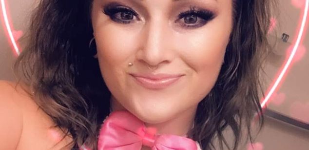 Model - Roxie Lovesick shaved