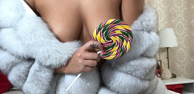 Model - BellaGoddess squirt