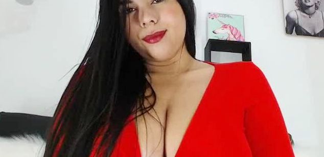 Model - Laura Love latina