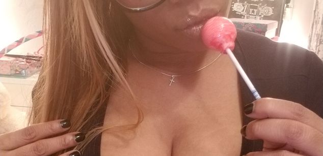 Model - Nikki Nicole spitting