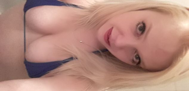 Model - IMShanaSwanz pussy