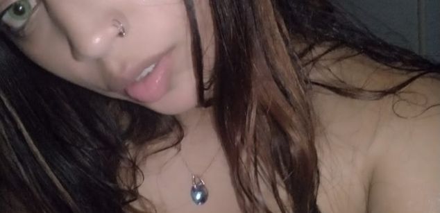 Model - Carolayn Jeis 69