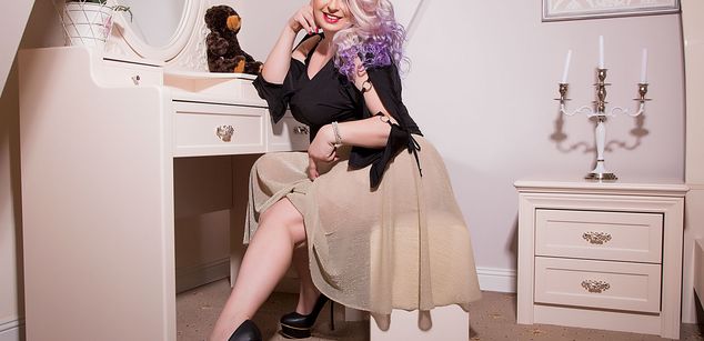 Model - Milfy Sophie domination