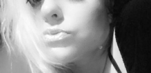 Model - Mandi Cane adventurous