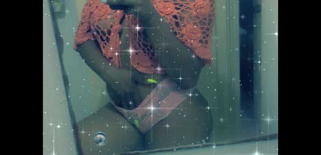 Model - ebony secret pussy