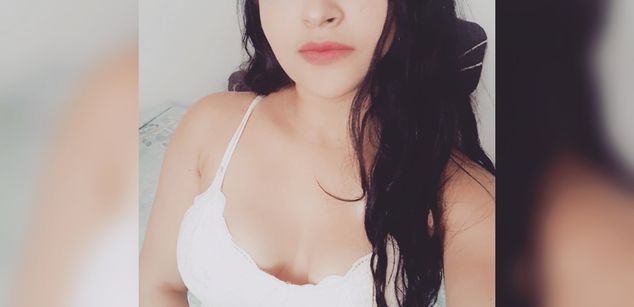 Model - Nicolle trocel squirt