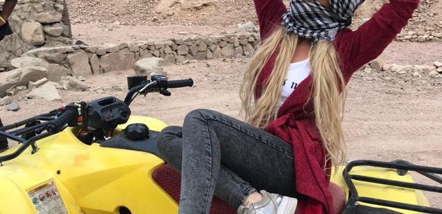 Model - AppleBrandy heels