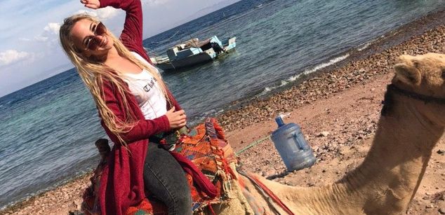 Model - AppleBrandy heels