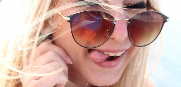 Model - AppleBrandy heels