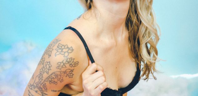 Model - Allie Awesome english