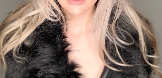 Model - Allie Awesome english