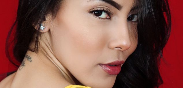 Model - KhloeWest slim