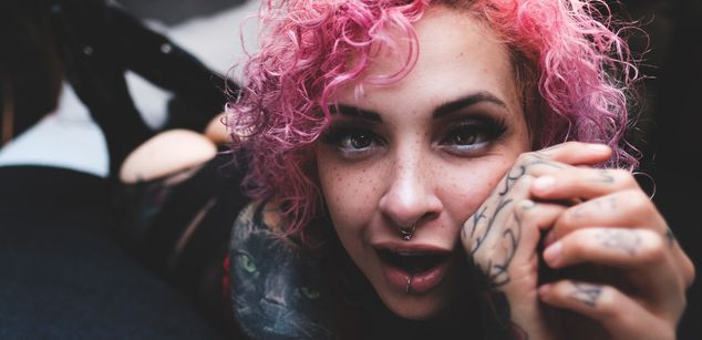 Model - Vanp Suicide bdsm