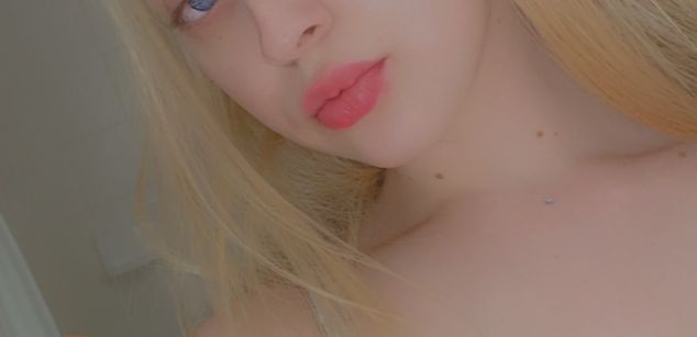 Model - Vanillakreamm blueeyes