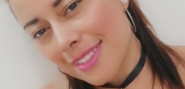 Model - Fabiana Owen squirt