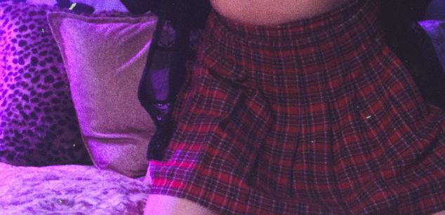 Model - Amara Glass feet