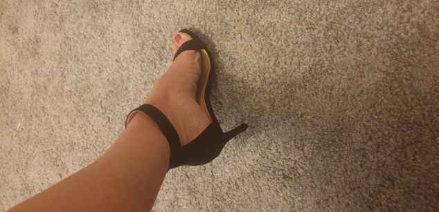 Model - Kkat girlfriend