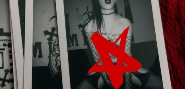 Model - Minny Minx feet