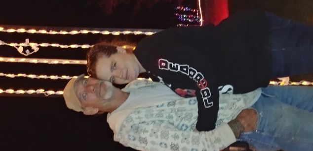 Model - Niiki pink curvy