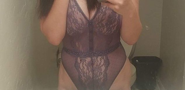 Model - Emma Night slim